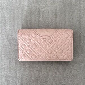 NWOT Brand new, never used Tory Burch quilted chain purse